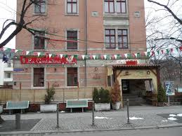 Der kamerablick hinter die kulissen zeigt, dass die bank nicht nur bei bankprodukten auf nachhaltigkeit setzt. Essen Ist Besser Als Die Optik Bild Von La Contadina Dresden Tripadvisor