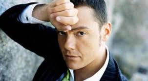 La metà di una bugia non fa la verità. Troppo Buono L Ultimo Singolo Di Tiziano Ferro Video