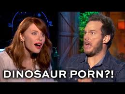 Chris Pratt and Bryce Dallas Howard read dinosaur porn - YouTube