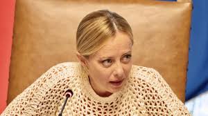 Meloni: «Superbonus una truffa, gli sprechi vanno tagliati»