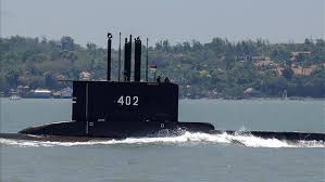 Tak bisa dihindari, kapal selam yang berbobot mati sekitar 14.000 ton itu pun meluncur ke dasar laut dan tergolek tak berdaya di dasar samudera. Apa Yang Terjadi Dengan Kapal Selam Kri Nenggala 402 Sehingga Dilakukan Pencarian Atas Kapal Selam Tersebut Quora