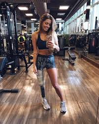 How similar is she's a model to fascination #4? This Is Paola Antonini She S A Brazilian Model She Lost Her Right Leg When A Drunk Driver Crashed Into Her Since Then She S Thrived And Become A Huge Social Media Sensation And