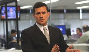 Hoje, as milhares de pessoas que têm saído. A Fogueira Da Vaidade Atinge O Juiz Sergio Moro Jovem Pan
