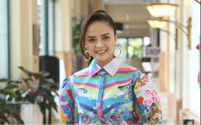 Trong đó có việc long và nam. PhÆ°Æ¡ng Oanh Thu Quá»³nh Tiáº¿p Tá»¥c Ä'á»'i Ä'áº§u Trong HÆ°Æ¡ng Vá»‹ Tinh Than Bao NgÆ°á»i Lao Ä'á»™ng