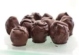 Ces Boules Au Beurre D Arachides Et Rice Krispies Sont Un Vrai Delice En 2020 Beurre D Arachide Pepite Chocolat Rice Krispies