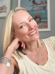 Amazon.com: Iris: The American Dream Series Book One: 9781533599094:  Taylor, Stephanie, Burris, Holland: Books