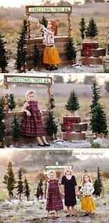 What A Cute Idea For A Christmas Shoot Christmas Photo Session Christmas Mini Session Holiday P Christmas Photoshoot Christmas Photography Christmas Shoot