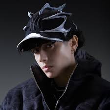 SENZA CRI: “ANNO DEL DRAGO”, il suo nuovo singolo è disponibile in radio e  in digitale. Annunciati gli ospiti del live in Santeria Toscana il 28  settembre: Antonia, Ethan Lara e Mimì –