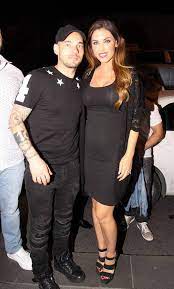 Check spelling or type a new query. Wilfred Innig Met Blondine En Roxeanne Gaat Vreemd Gossip Ad Nl