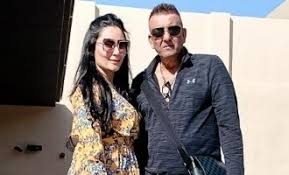 Fans Worried After Seeing Sanjay Dutt S Latest Viral Photo In 2020 Cancer Fighting Actors Blue Cargo Pants