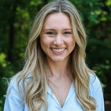 Roxanne Swafford's Instagram, Twitter & Facebook