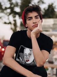 Did he have a girlfriend. Manu Rios Talent Village