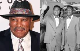 Boxer looks unrecognisable as he 'illegally sneaks into UFC 306 in disguise  to defy Dana White ban'