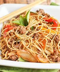 Thai Stir Fried Vermicelli With Ground Beef Pepper And Basil Review Of Thailand The Cookbook Vermicelli Recipes Ground Beef Stuffed Peppers
