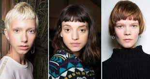 La frange apporte beaucoup de douceur à une coupe boyish ou à une coupe pixie.elle permet non seulement de sublimer l'ovale du visage mais aussi. Frange Courte Conseils Pour Porter La Frange Courte Marie Claire
