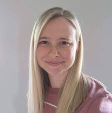 Emily Pinney's Instagram, Twitter & Facebook