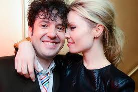 Victoria Dearing's Instagram, Twitter & Facebook