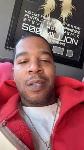 BtbDezz almost started trauma dumping after #KaiCenat publicly announced  that he is single