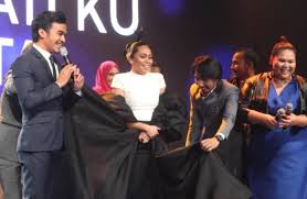 Ini sekaligus memberi saingan dari segi rating kerana hari bertembung dengan konsert gegar vaganza terbitan astro. Separuh Mati Ku Bercinta Lagu Terbaik Separuh Akhir Kedua