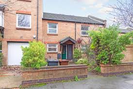 Fully furnished premium student flats near major schools & universities. 2 Bedroom House For Rent Hackney London E9 House To Rent Let