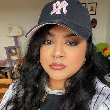 Emma Dolin's Instagram, Twitter & Facebook