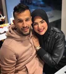 أحمد السقا، أمير كرارة، مي عمر، دياب، ادوارد، فردوس عبدالحميد، نجلاء بدر. Ø±Ø³Ø§Ù„Ø© Ù…Ø¤Ø«Ø±Ø© Ù„Ù„Ø§Ø¹Ø¨ Ù…Ø­Ù…ÙˆØ¯ Ø­Ù…Ø¯ Ø¥Ù„Ù‰ Ø²ÙˆØ¬ØªÙ‡ ØªØ«ÙŠØ± Ø§Ù„Ø¥Ø¹Ø¬Ø§Ø¨ Ø¹Ù„Ù‰ Ø§Ù„Ø³ÙˆØ´ÙŠØ§Ù„ Ù…ÙŠØ¯ÙŠØ§ Ø§Ø¹Ø±Ù Ø§Ù„Ø­ÙƒØ§ÙŠØ© Ø§Ù„ÙŠÙˆÙ… Ø§Ù„Ø³Ø§Ø¨Ø¹
