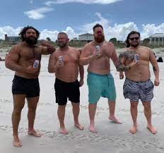 Some beefy boys enjoying a beach day : r/SquaredCircle