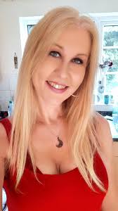 How old do you think I am? Not sure if this was such a great picture to  post. I look very sad. Lol. ￼