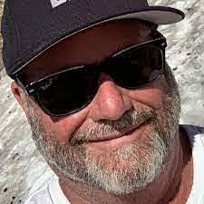 Robert Kniffin's Instagram, Twitter & Facebook