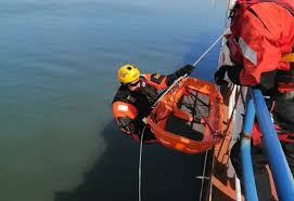 NAZARÉ - Corpo encontrado na Praia do Sul. Autoridades determinam se está  em causa Maycon Douglas, jovem desaparecido a 31 de Dezembro - Rádio Hertz