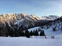 Val di sole embodies the true nature of the mountains, showing a unique scenery: Jlzui1eycel7dm