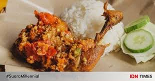 Karena hampir dalam setiap kesempatan makan, sambal selalu menjadi bagian yang paling dicari. Resepi Sambal Ayam Gepuk Pak Gembus