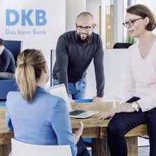 Deutsche bank is the only traditional bank that offers some english support. Dkb Deutsche Kreditbank Als Arbeitgeber Gehalt Karriere Benefits Kununu