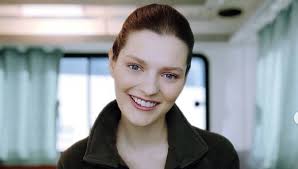 Halit özgür sarı ikinci projesi netflix ile anlaştı. Gozde Turker Kimdir Kardeslerim Dizisi Harika Yorum Guncel