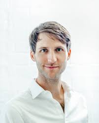 Leo Warner's Instagram, Twitter & Facebook