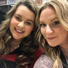 Taylor Padgett's Instagram, Twitter & Facebook