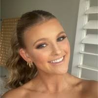 Sandra Shay's Instagram, Twitter & Facebook