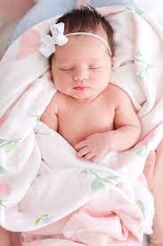 Antara hadiah popular untuk bayi baru lahir (newborn baby). Pin Oleh Dinarbbi Di Maria Jose Fotografi Bayi Baru Lahir Foto Bayi Perempuan Foto Bayi Baru Lahir