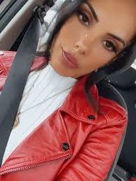 Katrina Moran's Instagram, Twitter & Facebook