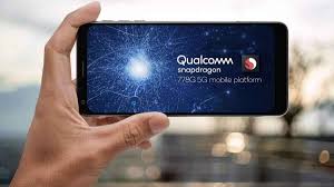 Realme Q3S