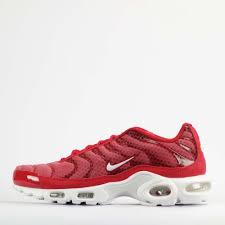 Nike Air Max Plus Tuned Tn Mens Trainers Shoes In Red White Nike Casualtrainers Nike Air Max Nike Air Max Plus Mens Trainers