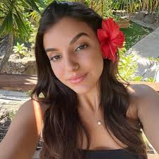 Alexandra Iglesias's Instagram, Twitter & Facebook