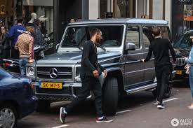 De beat zou geïnterpreteerd kunnen worden als een verdrietige… read more. Lil Kleine En Boef Op Pad In De G 63 Amg