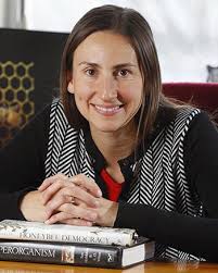 Amy Toth's Instagram, Twitter & Facebook