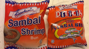 Nasi lemak chapatti bread white rice with rasem oh dhall. Gurmit Singh On Twitter I Get The Sambal Ikan Bilis Bun Whenever I M In Malaysia My Mum Told Me There S Another Version In Singapore Lo And Behold Sambal Shrimp Bun Also Gardenia