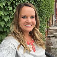 Stacey Lavelle (@readwithlavelle)