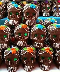 Calaveras De Dulce Dia De Muertos Chocolate Skulls Calaveras De Chocolate Calaveras De Azucar Dia De Muertos