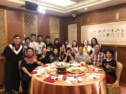 公司的最大股东。 取締役 とり しまり やく 是你们公司的业务执行机关董事会成员 说白了就是股东，合伙人，但他们也参加日常工作，不仅仅是投资。 但是日本人向别人介绍自己公司. æœ‰ä¸€ç§å®¶çš„æ¸©æš–å« æ–°æ°' æœ¬æ ¡è'£ åŒæºªå¤§å¹´æ–°æ°'ç‹¬ç«‹ä¸­å­¦sek Men Sin Min Persendirian Facebook