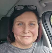 Bees do you want your Christmas studio from first week in November or last  week in November please comment