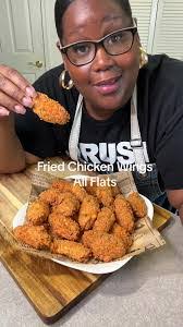 Dixie Fry's Instagram, Twitter & Facebook